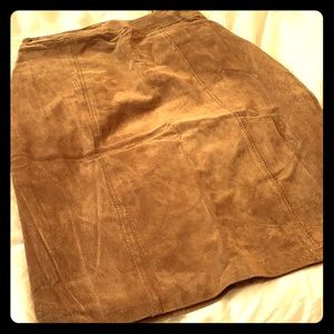 Pencil skirt in tan suede NWT